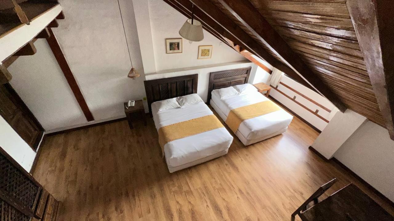 Hotel Noris Alausi Ngoại thất bức ảnh