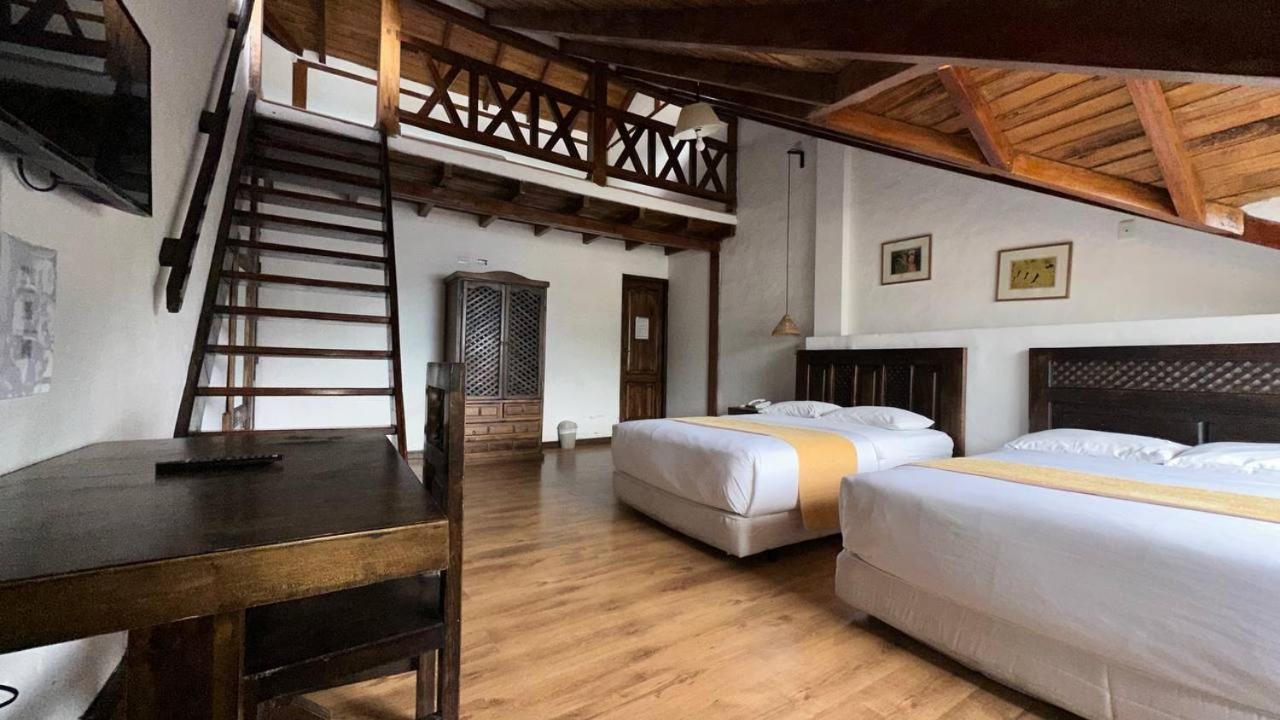 Hotel Noris Alausi Ngoại thất bức ảnh