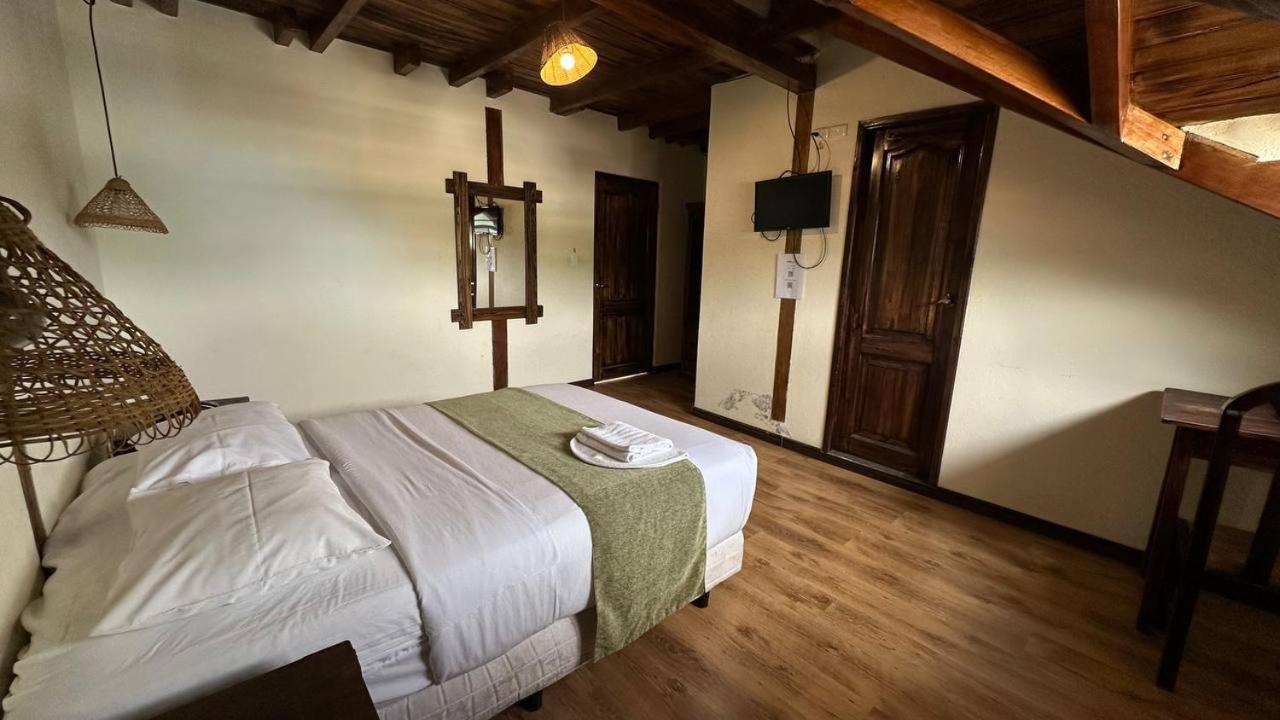 Hotel Noris Alausi Ngoại thất bức ảnh