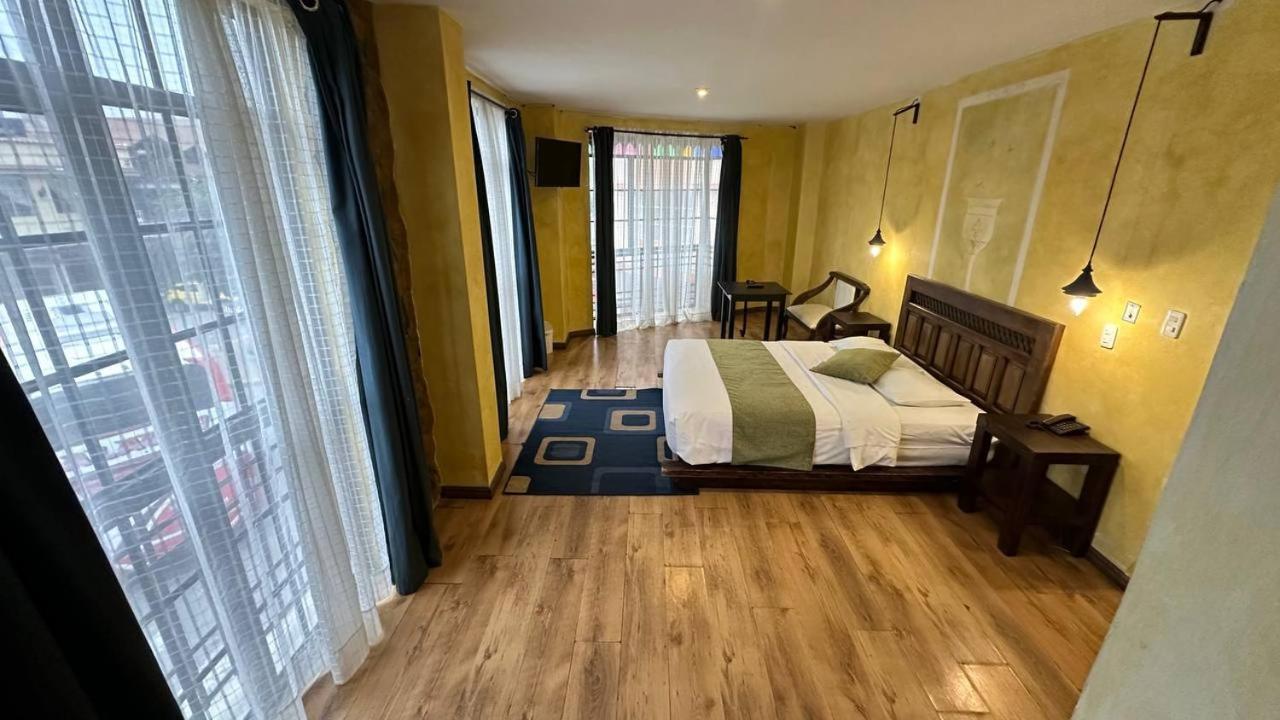 Hotel Noris Alausi Ngoại thất bức ảnh